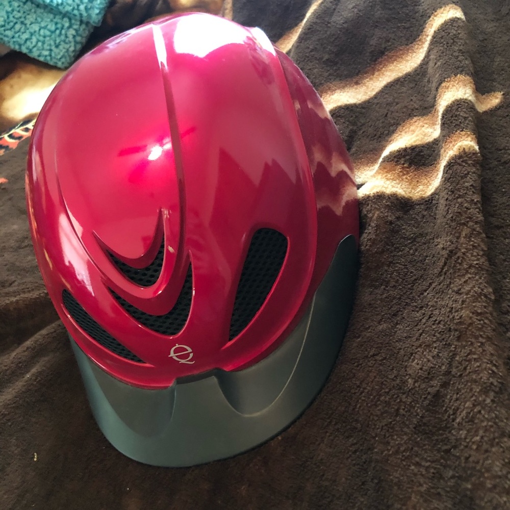 Riding helmet